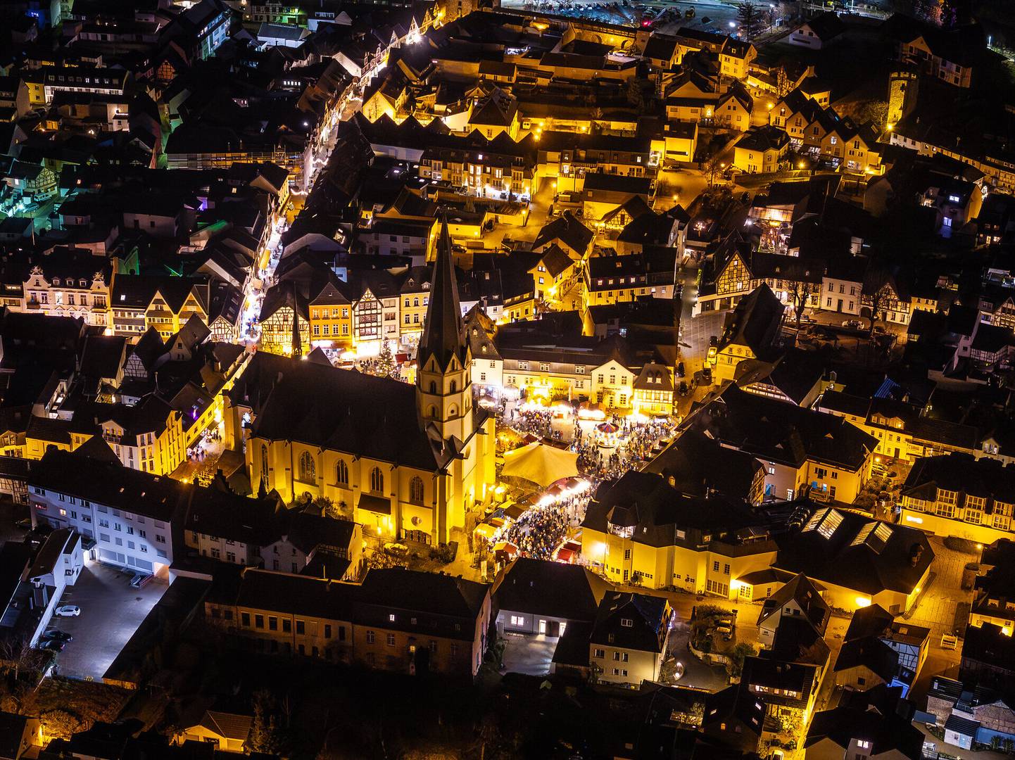 Blick aus der Vogelperspektive auf Ahrweiler im Winter 2024